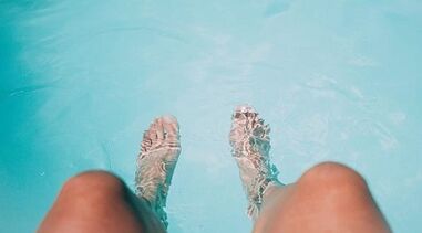 Prevention of the development of the mushroom on the nails of the legs